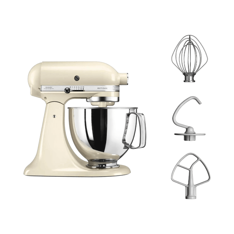 Kitchenaid Artisan köksmaskin i cremefärg med tillbehör för bakning