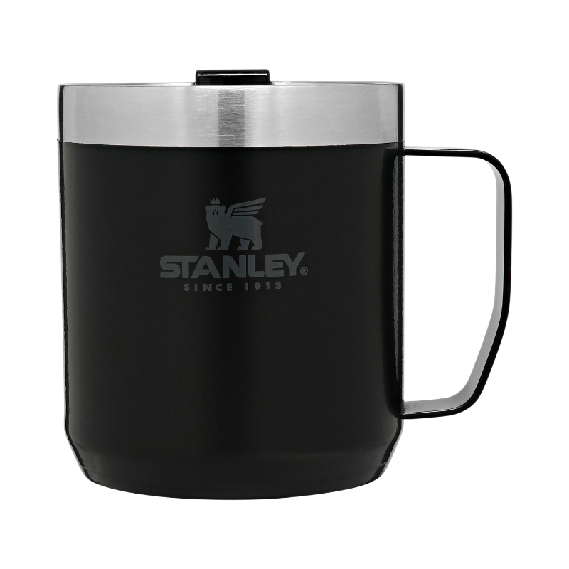 Stanley The Legendary Camp Mug i svart – slitstark, isolerad mugg med lock för utomhusbruk.