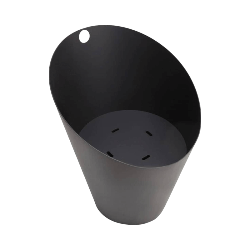 Elegant Morsø Fire Pot eldstad i svart design, perfekt för stilren utomhusvärme.