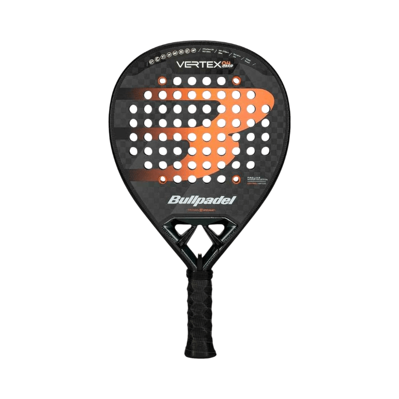 Bullpadel Vertex 04 Hybrid padelracket med diamantform och orange grafik för kraftfulla slag.